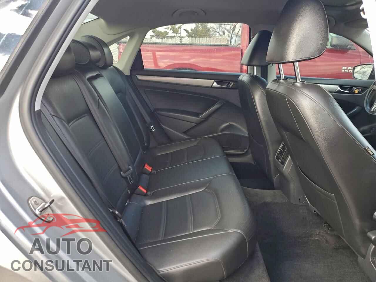 VOLKSWAGEN PASSAT 2014 - 1VWBP7A36EC002408
