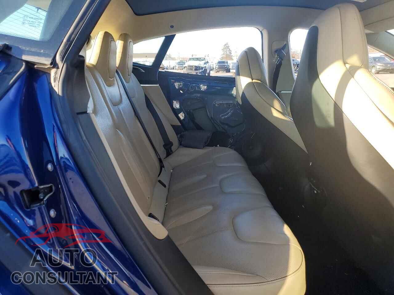 TESLA MODEL S 2017 - 5YJSA1E2XHF184401