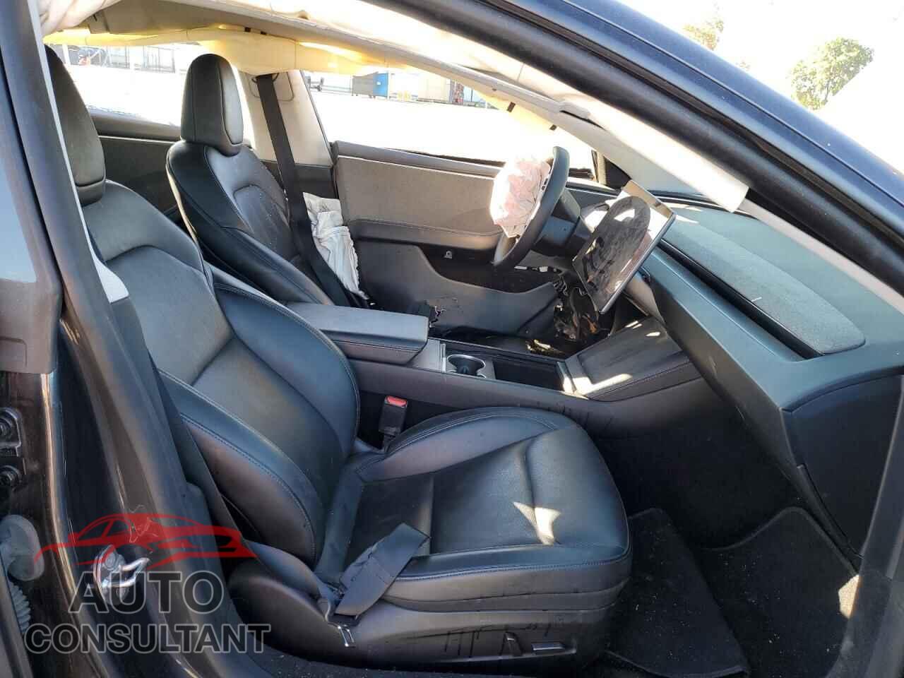 TESLA MODEL 3 2024 - 5YJ3E1EA6RF740866