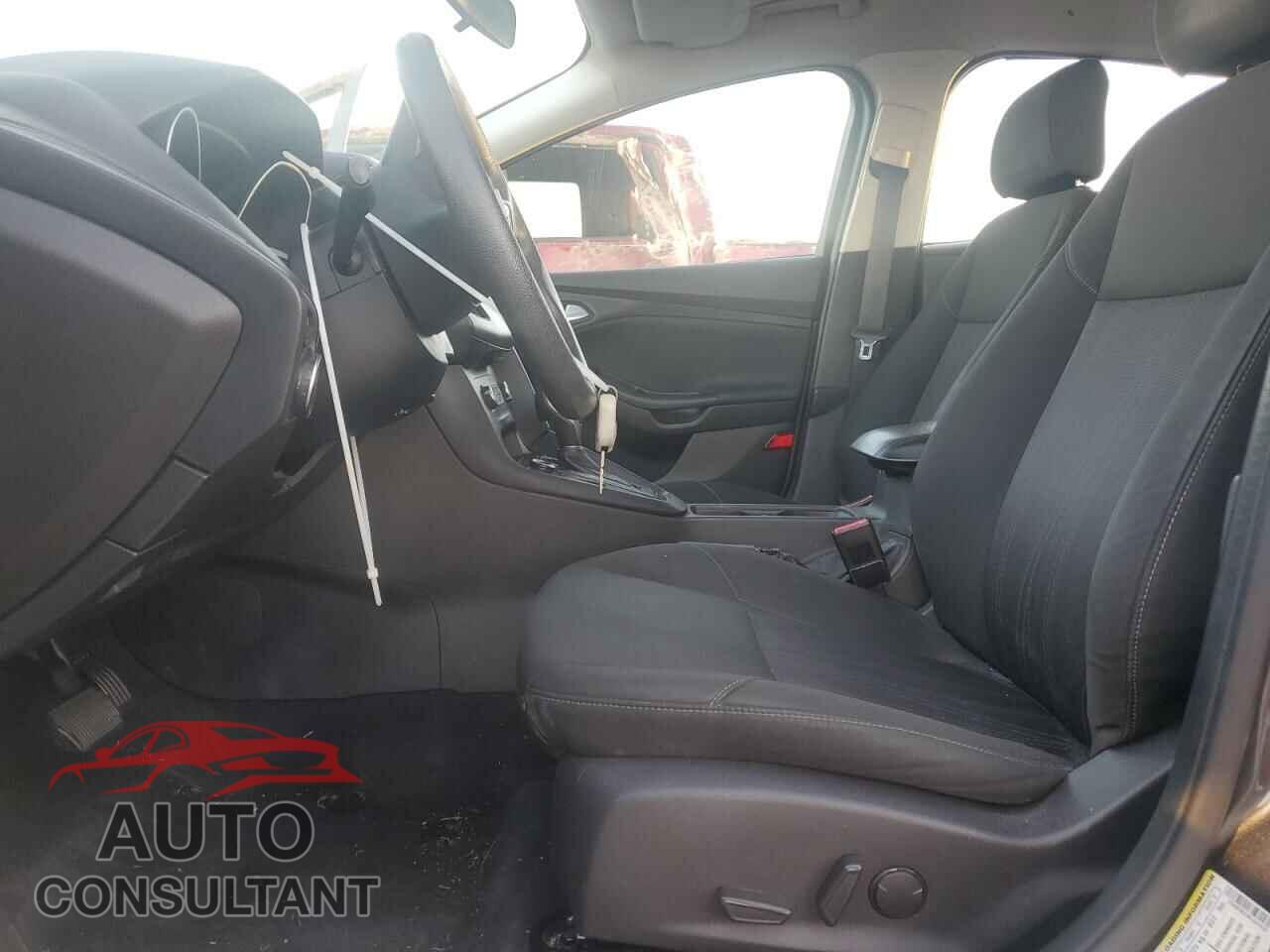 FORD FOCUS 2015 - 1FADP3K23FL351432