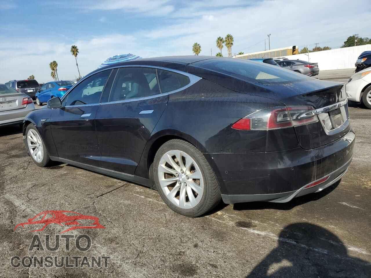 TESLA MODEL S 2015 - 5YJSA1E28FF102551