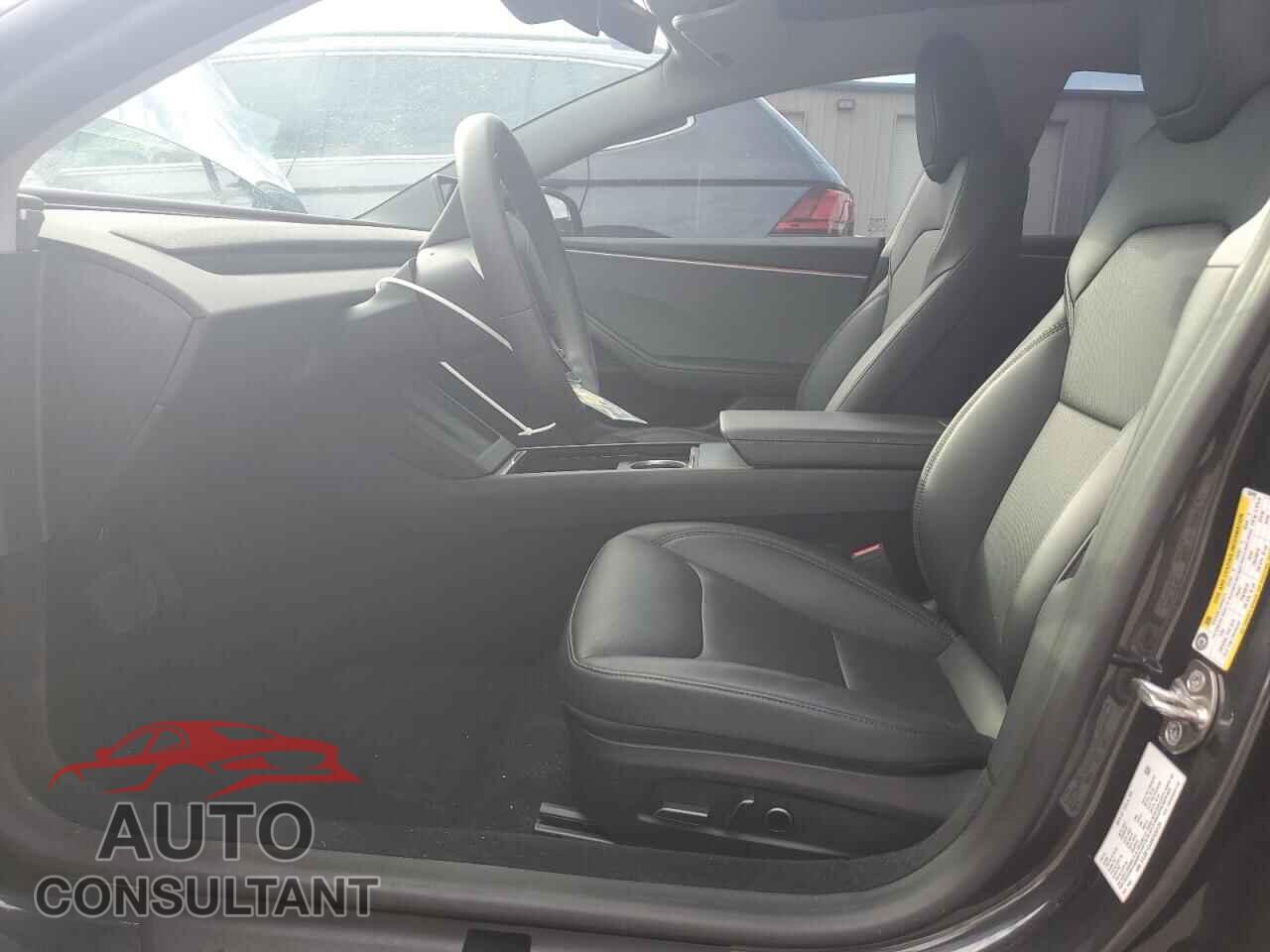 TESLA MODEL 3 2024 - 5YJ3E1EA4RF834129