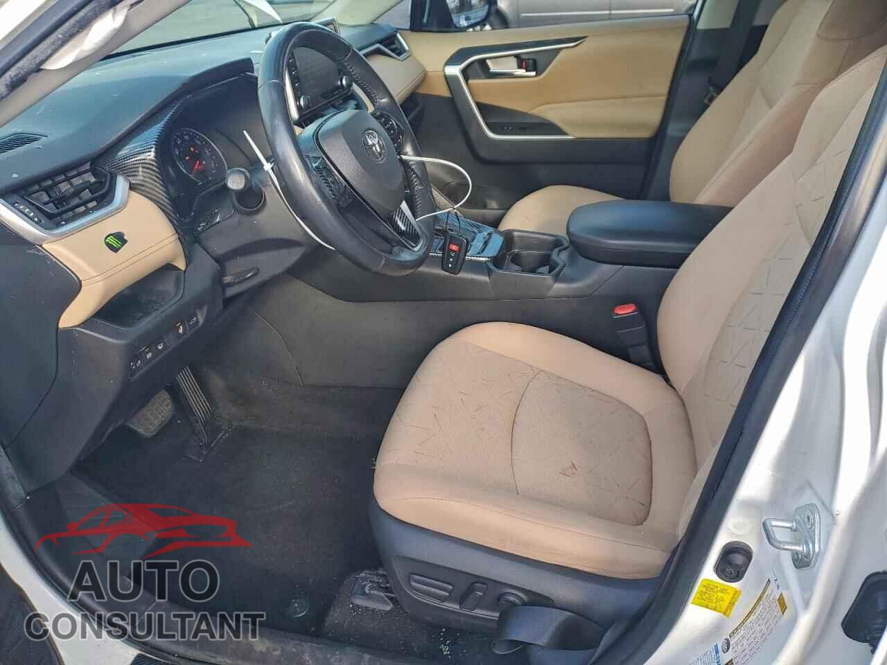 TOYOTA RAV4 2021 - JTMP1RFV8MD070170