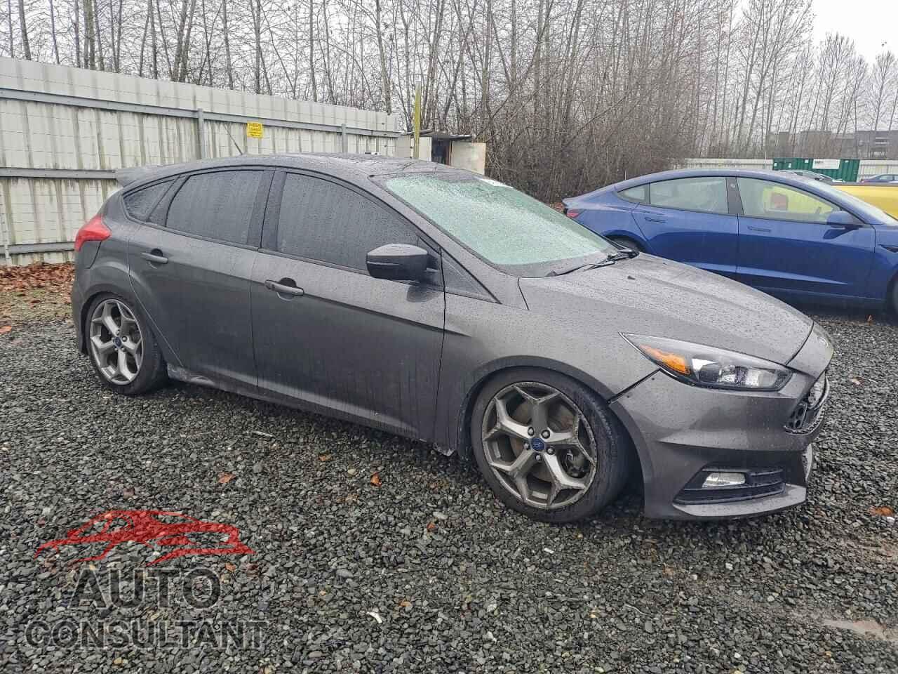 FORD FOCUS 2017 - 1FADP3L94HL335979