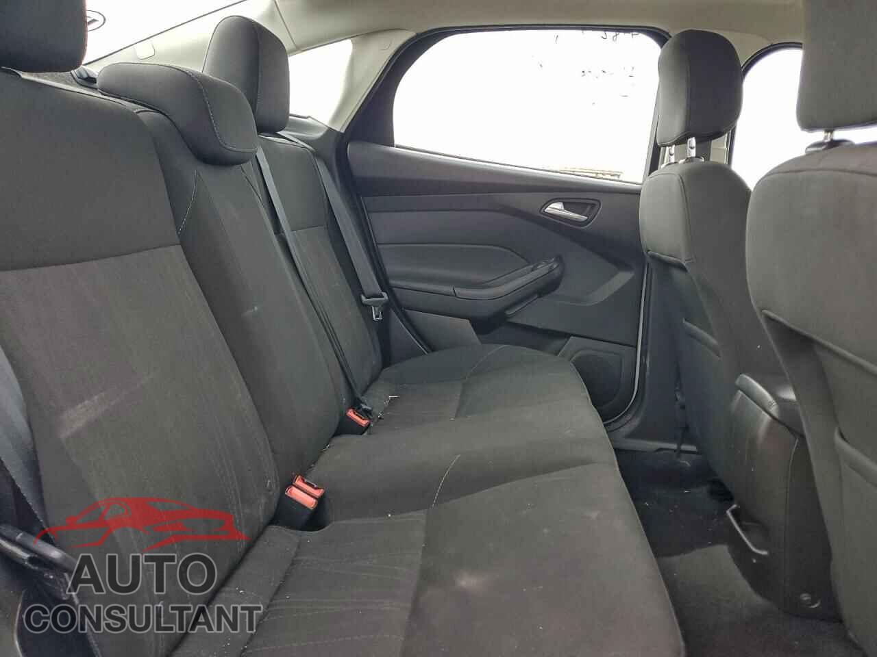 FORD FOCUS 2016 - 1FADP3F26GL364736