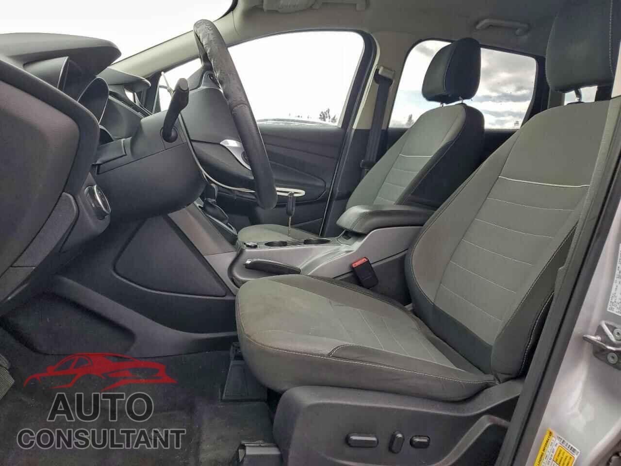 FORD ESCAPE 2015 - 1FMCU9GX8FUC00601
