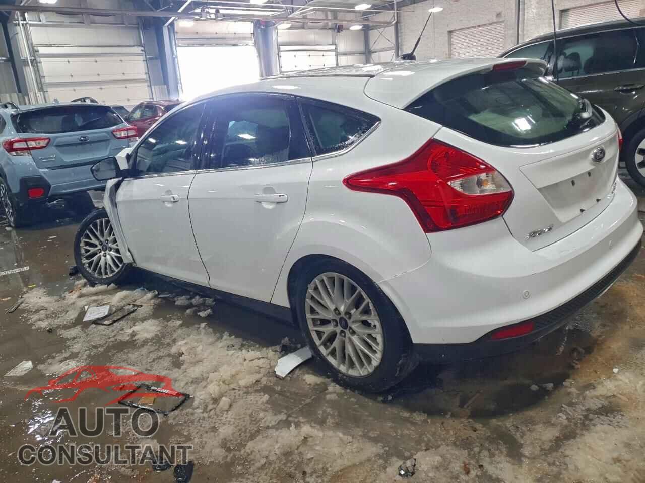 FORD FOCUS 2012 - 1FAHP3M2XCL477166