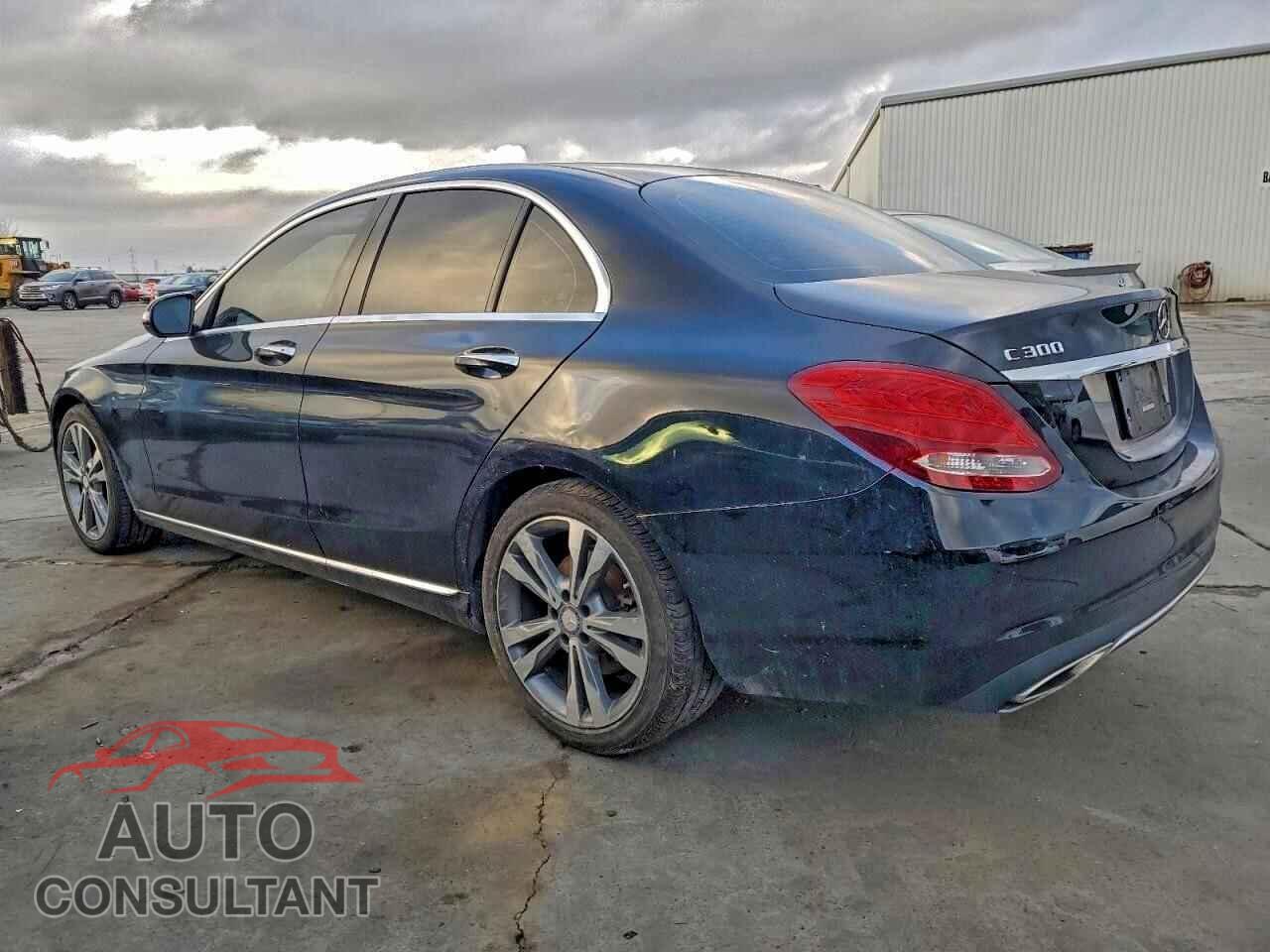 MERCEDES-BENZ C-CLASS 2015 - 55SWF4KB4FU024261