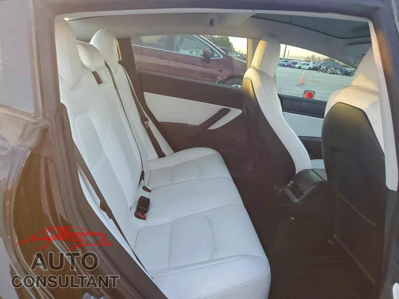 TESLA MODEL 3 2019 - 5YJ3E1EB6KF450626