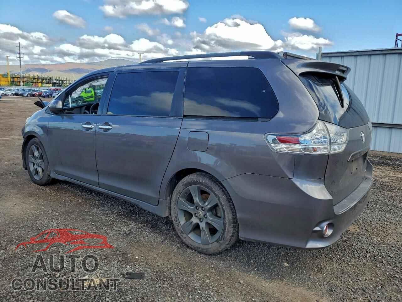 TOYOTA SIENNA 2015 - 5TDXK3DC0FS683077
