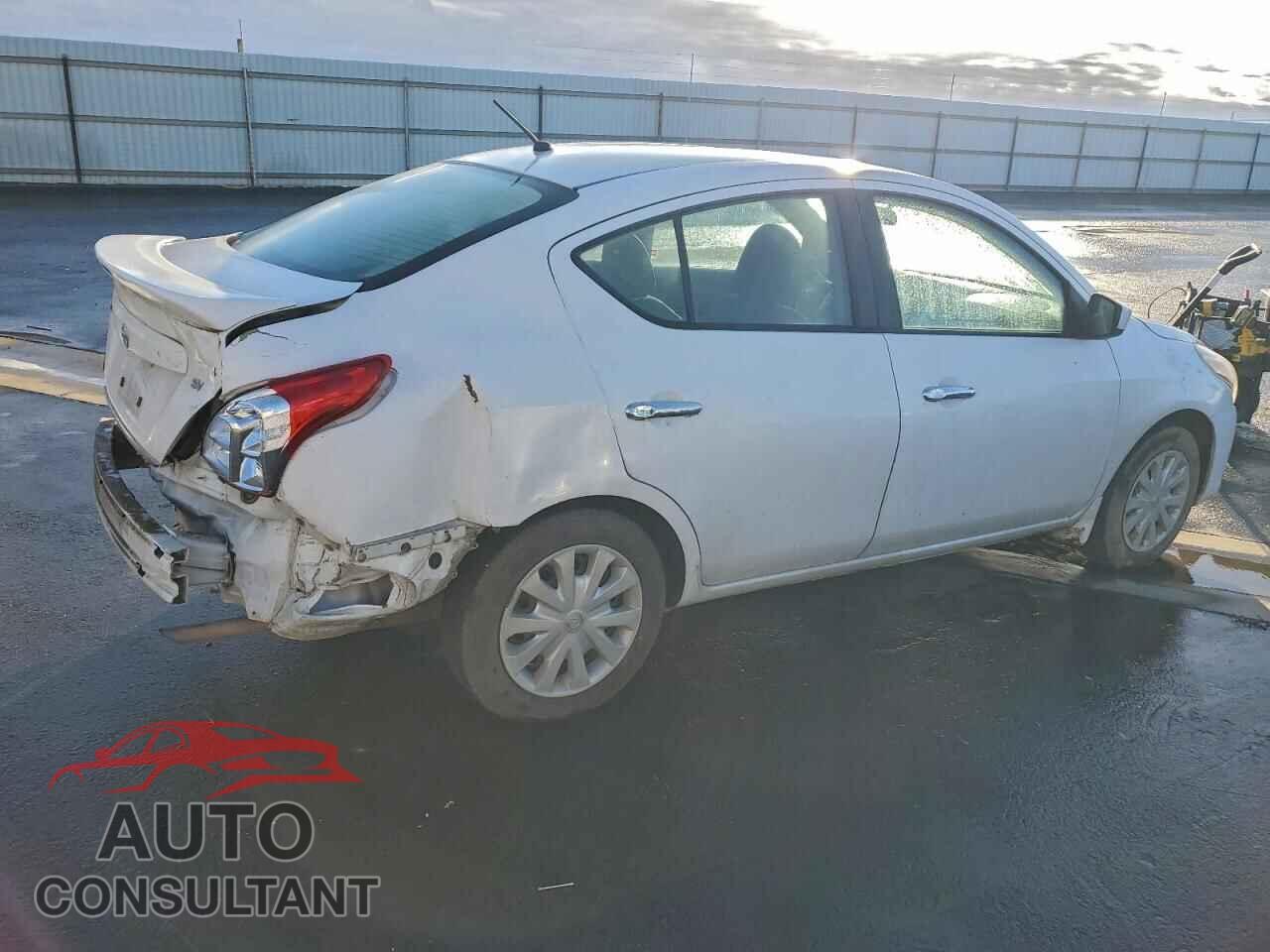 NISSAN VERSA 2017 - 3N1CN7AP3HL832341