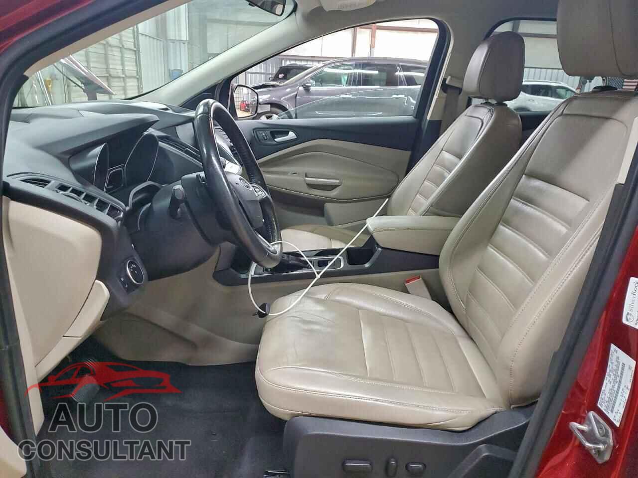 FORD ESCAPE 2017 - 1FMCU9G99HUC04502