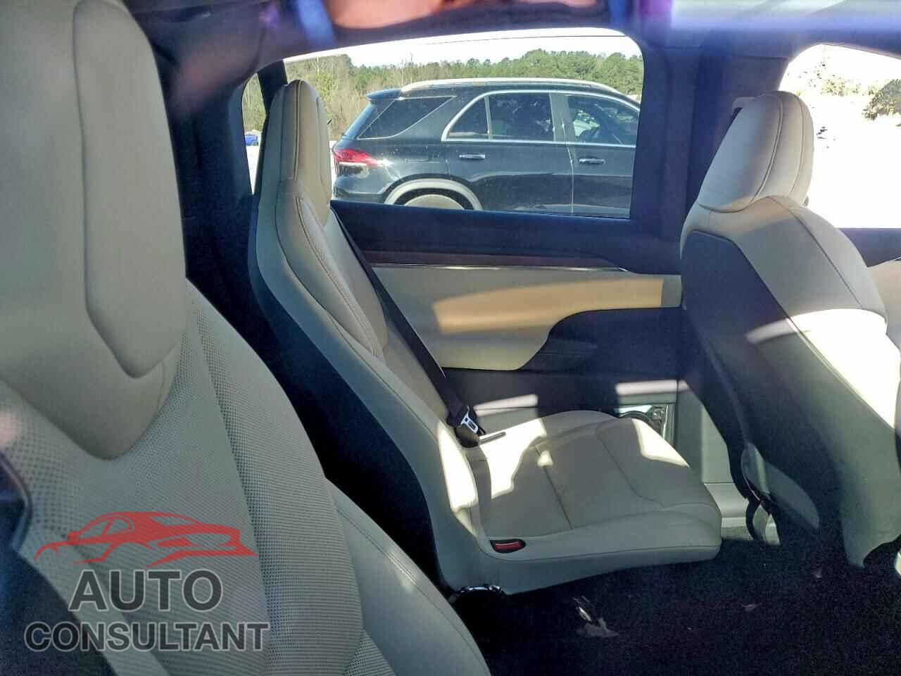 TESLA MODEL X 2022 - 7SAXCBE58NF360568