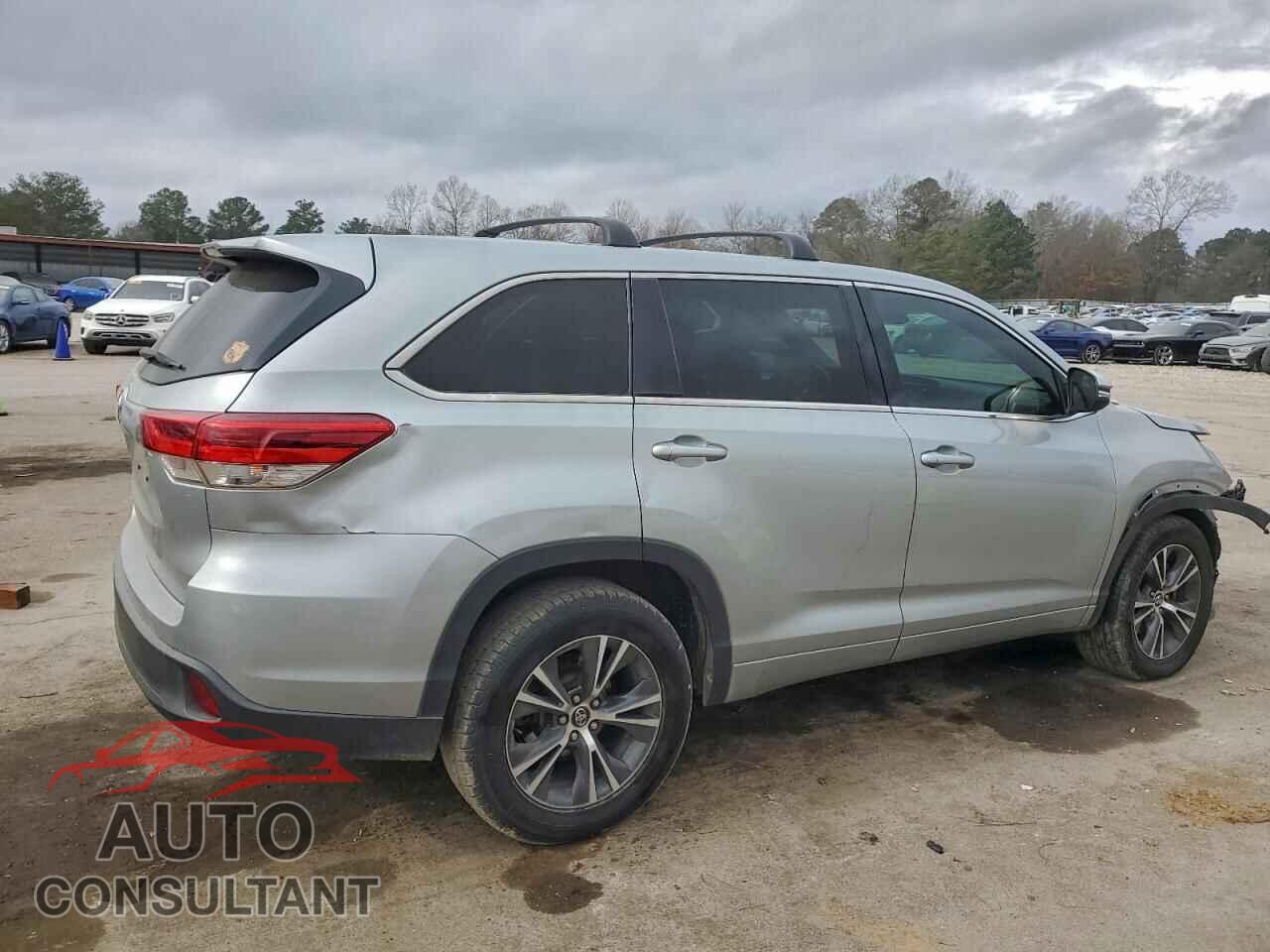 TOYOTA HIGHLANDER 2018 - 5TDZZRFHXJS265814