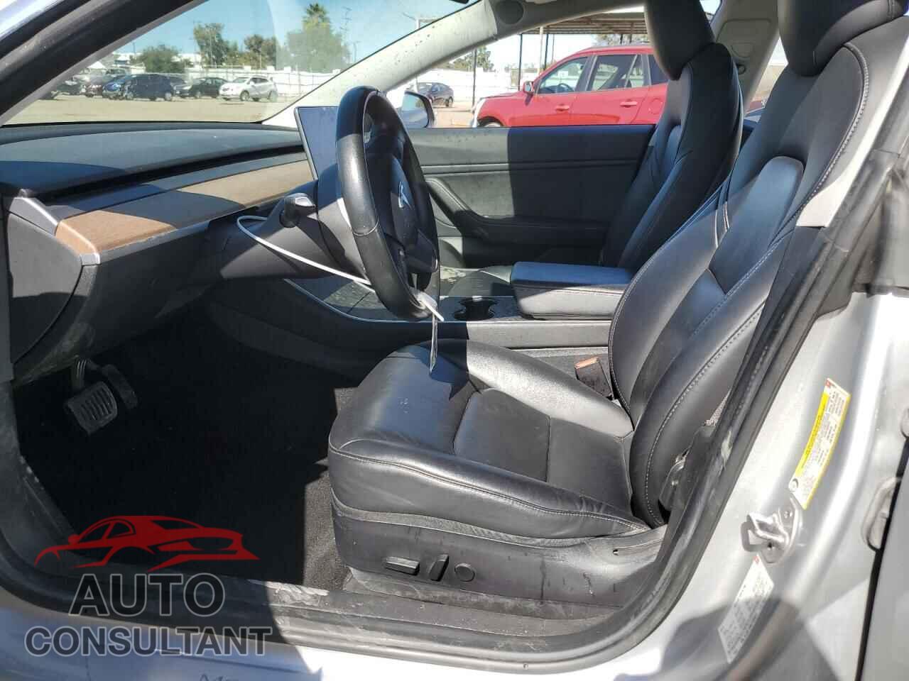 TESLA MODEL 3 2018 - 5YJ3E1EB6JF069311