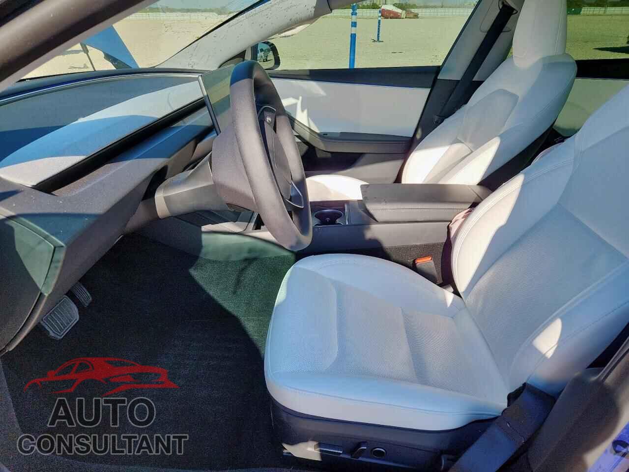 TESLA MODEL 3 2025 - 5YJ3E1EA5SF024160