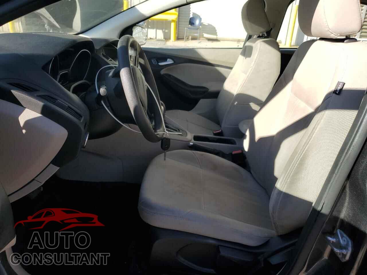 FORD FOCUS 2017 - 1FADP3F29HL305973