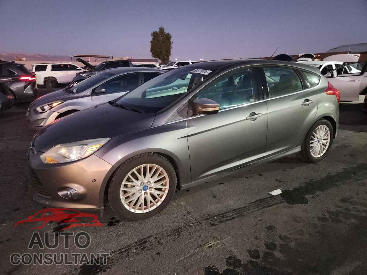 FORD FOCUS 2012 - 1FAHP3M28CL181143