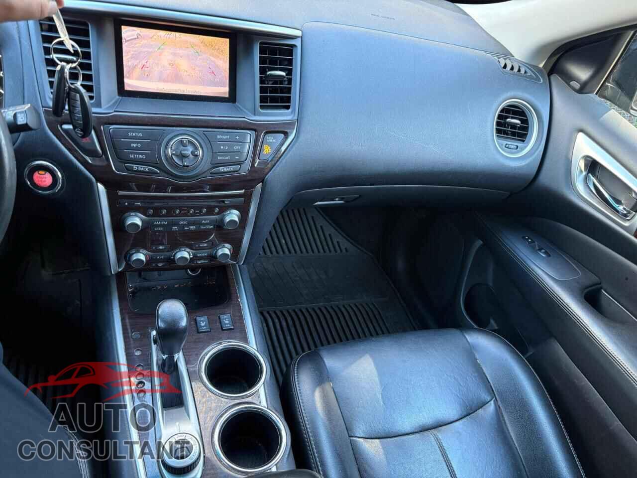 NISSAN PATHFINDER 2015 - 5N1AR2MM3FC 70077