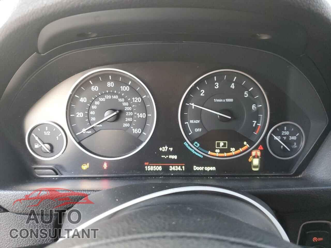 BMW 3 SERIES 2016 - WBA8E1G54GNU10032