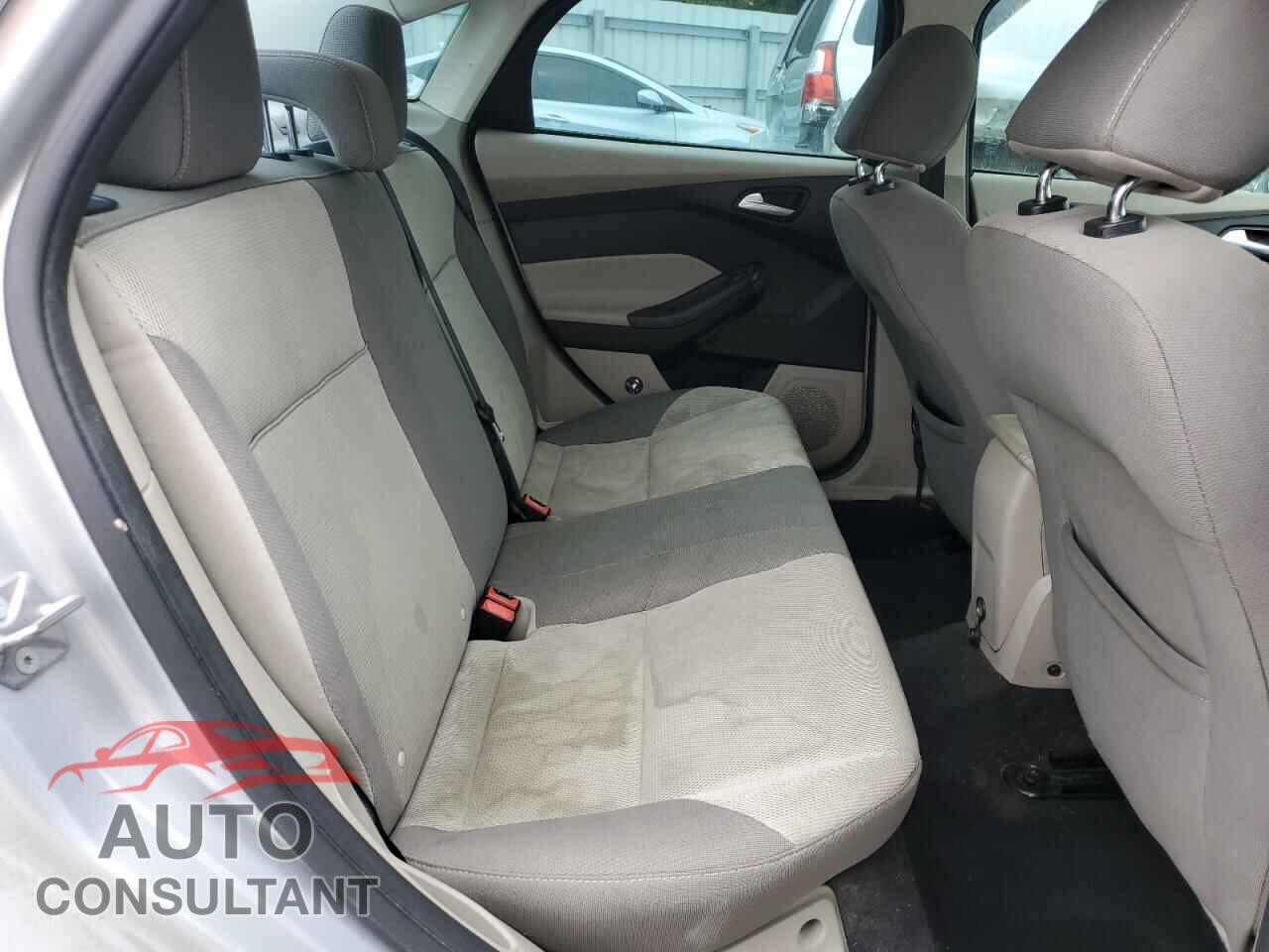 FORD FOCUS 2014 - 1FADP3F27EL368713