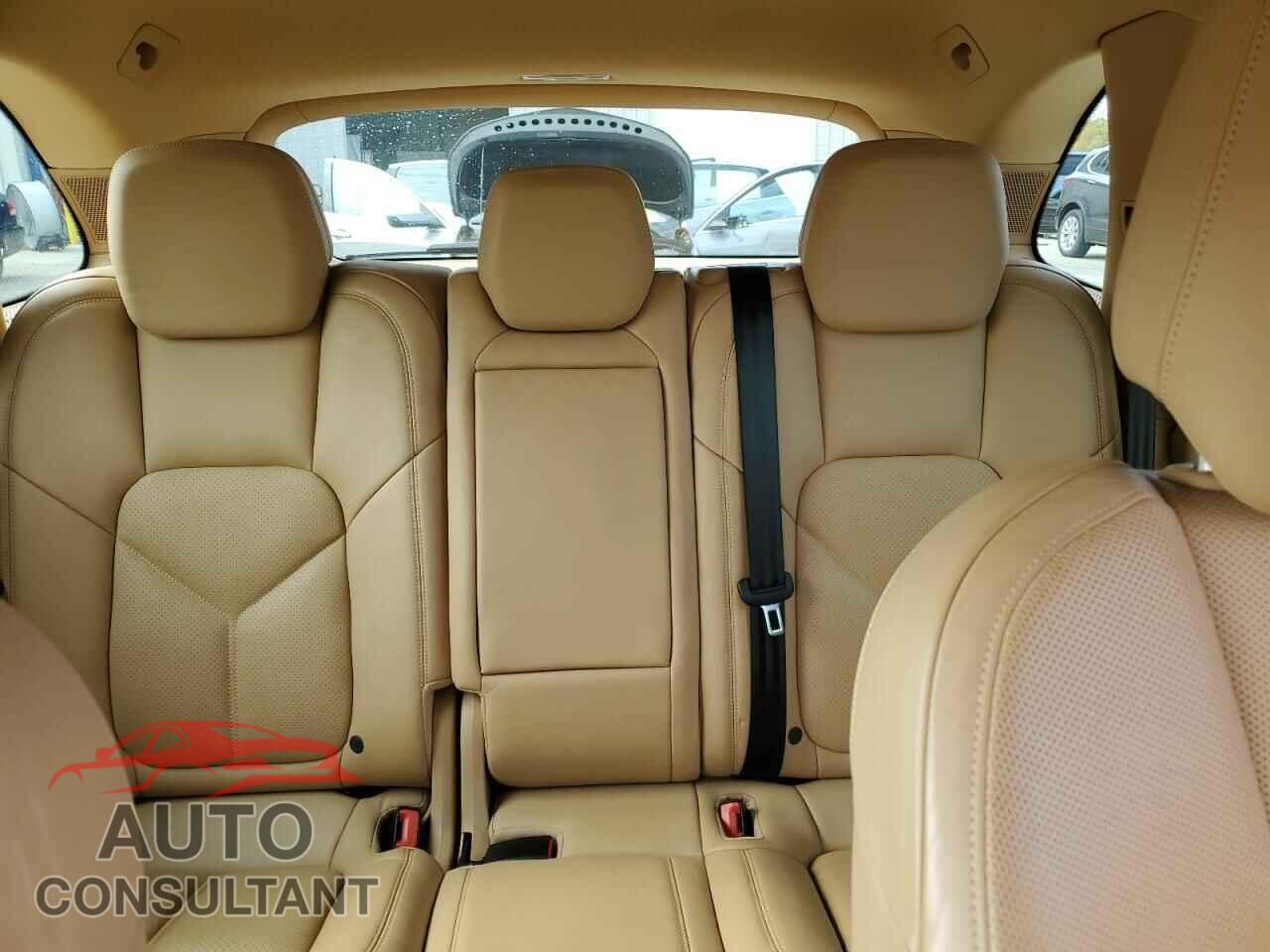 PORSCHE CAYENNE 2016 - WP1AA2A23GLA11143