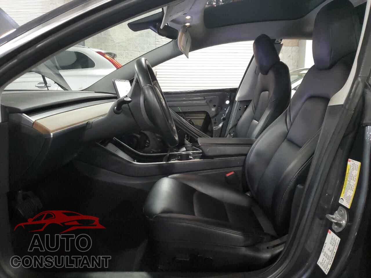 TESLA MODEL 3 2018 - 5YJ3E1EB0JF103758