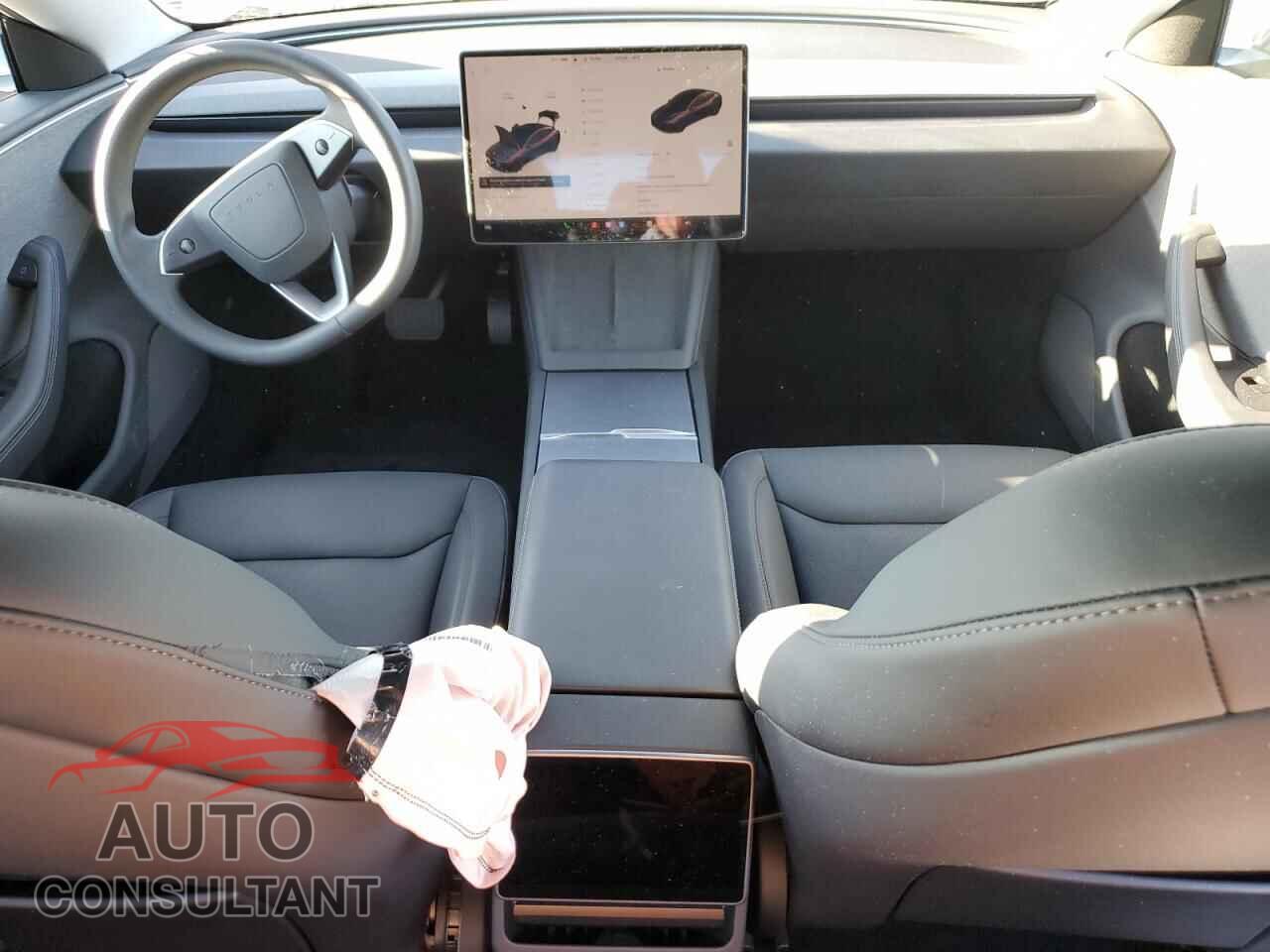 TESLA MODEL 3 2025 - 5YJ3E1EA3SF019555