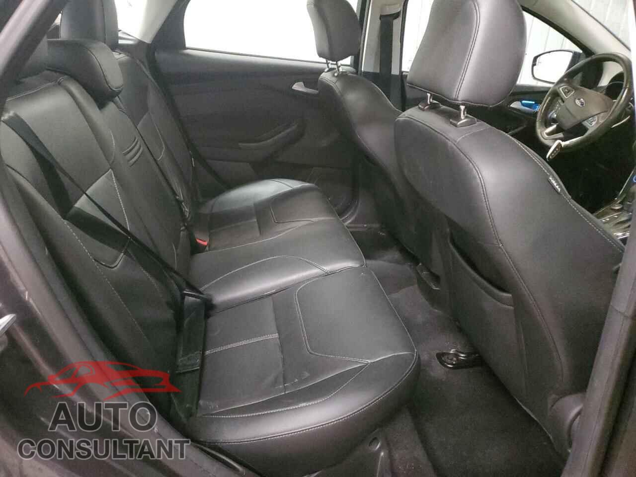 FORD FOCUS 2015 - 1FADP3N20FL381595