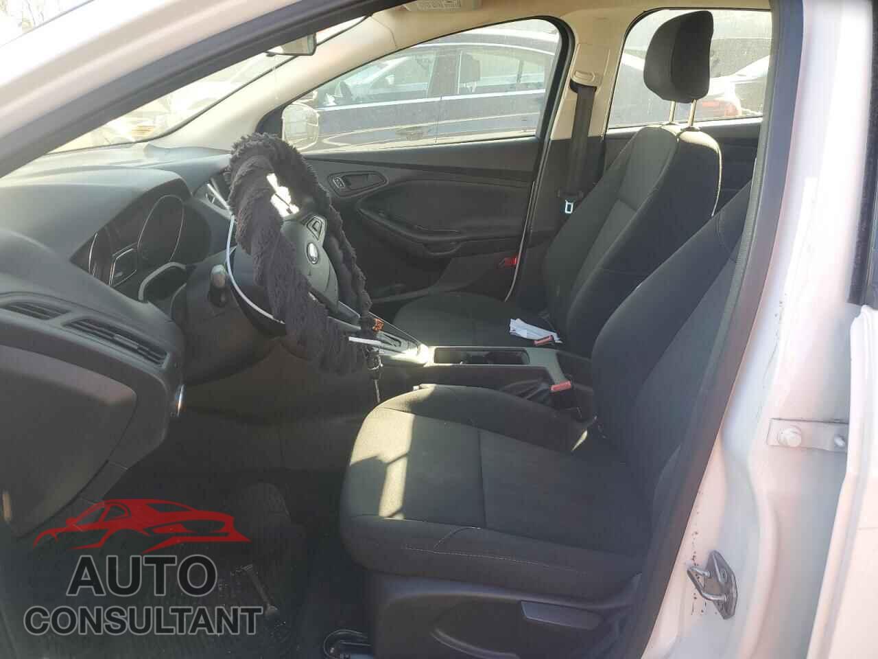 FORD FOCUS 2017 - 1FADP3E20HL331539