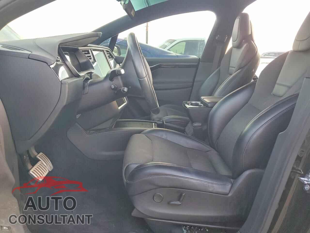 TESLA MODEL X 2017 - 5YJXCBE27HF051438