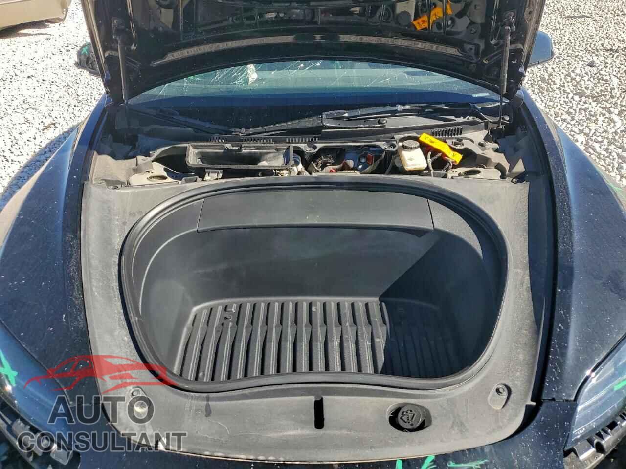 TESLA MODEL 3 2024 - 5YJ3E1EB3RF819677