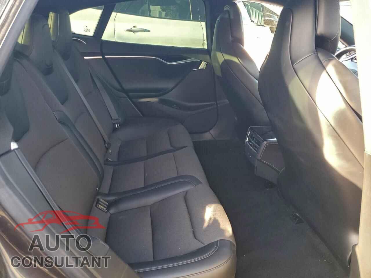 TESLA MODEL S 2017 - 5YJSA1E10HF225979