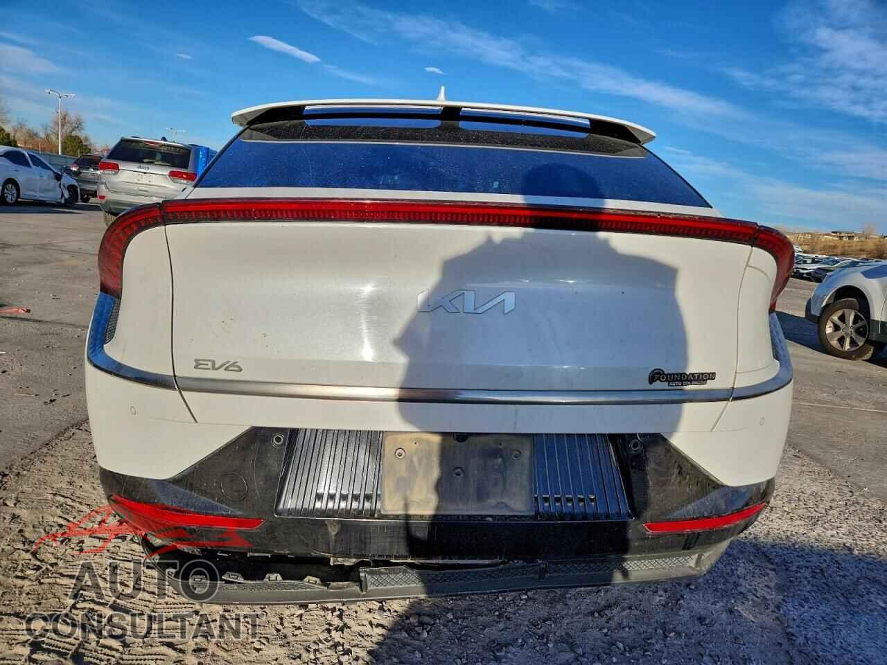 KIA EV6 LIGHT 2022 - KNDC3DLC2N5070076