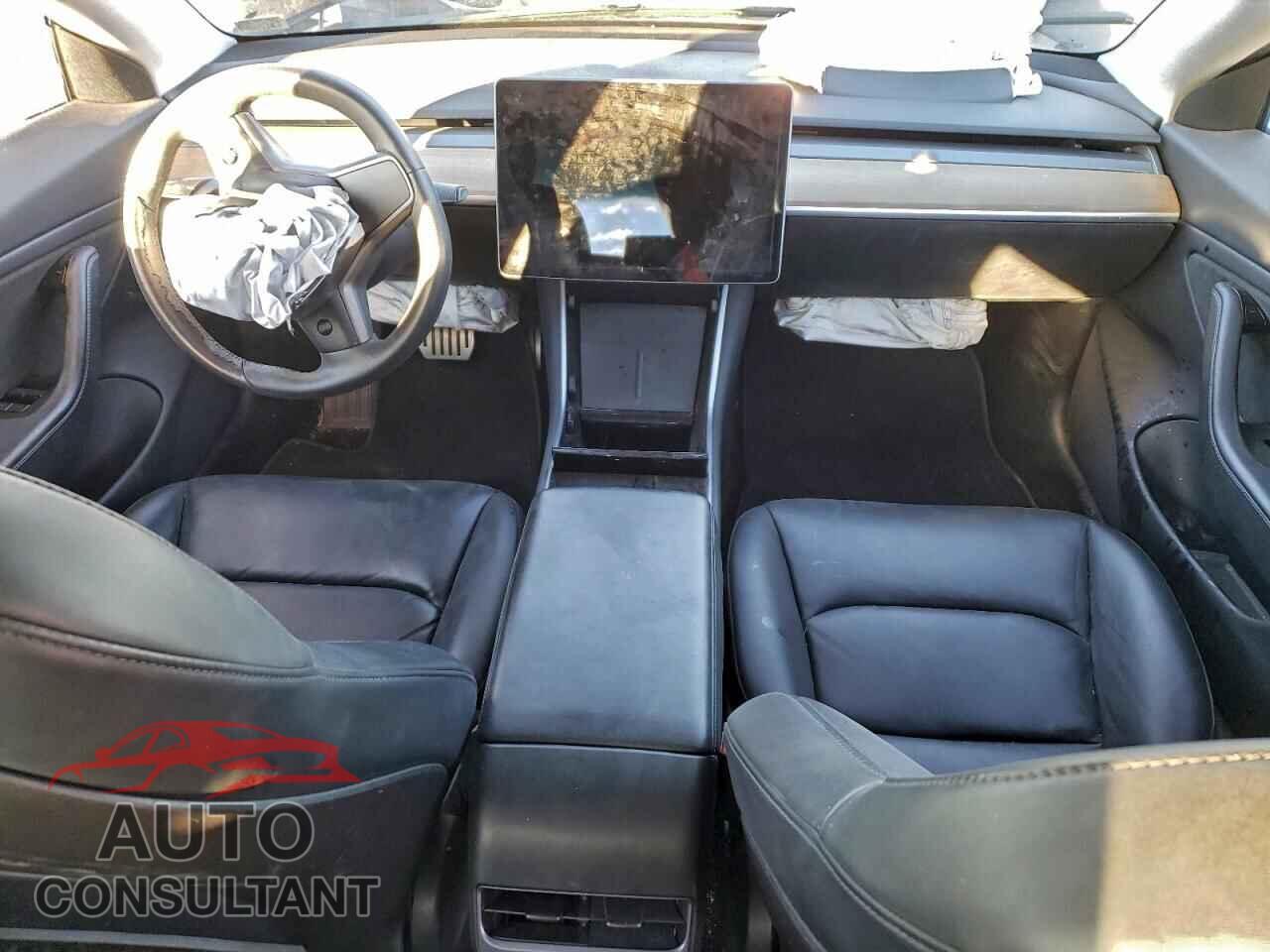 TESLA MODEL 3 2019 - 5YJ3E1EB3KF438434