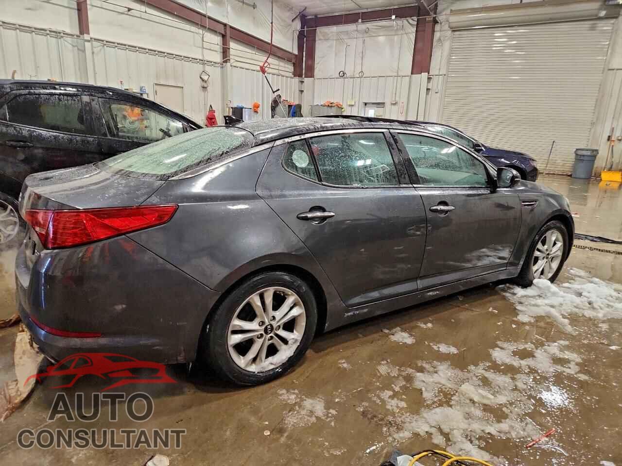 KIA OPTIMA 2011 - KNAGN4A76B5118074