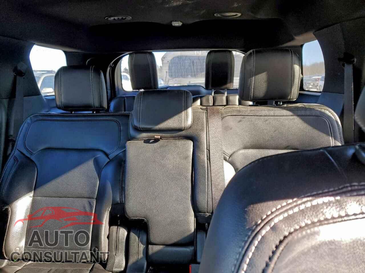 FORD EXPLORER 2018 - 1FM5K8F84JGB13370