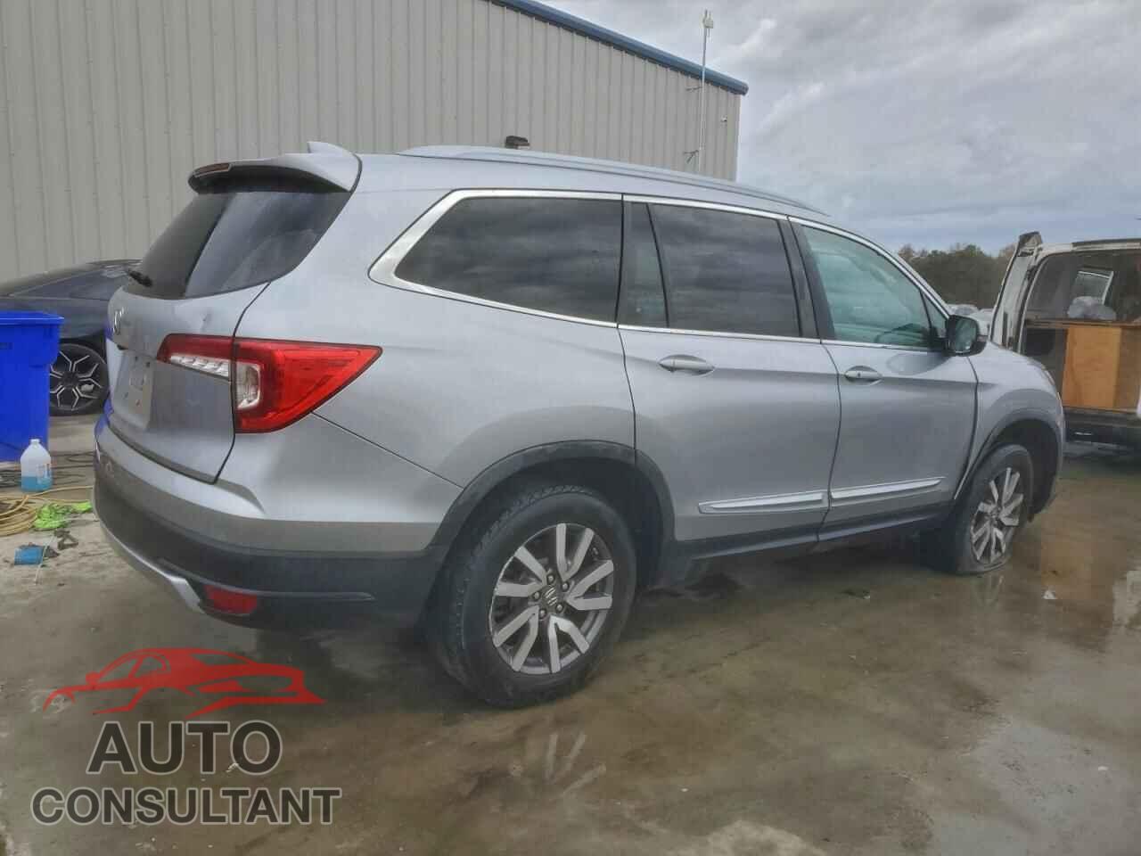 HONDA PILOT 2019 - 5FNYF5H58KB002405