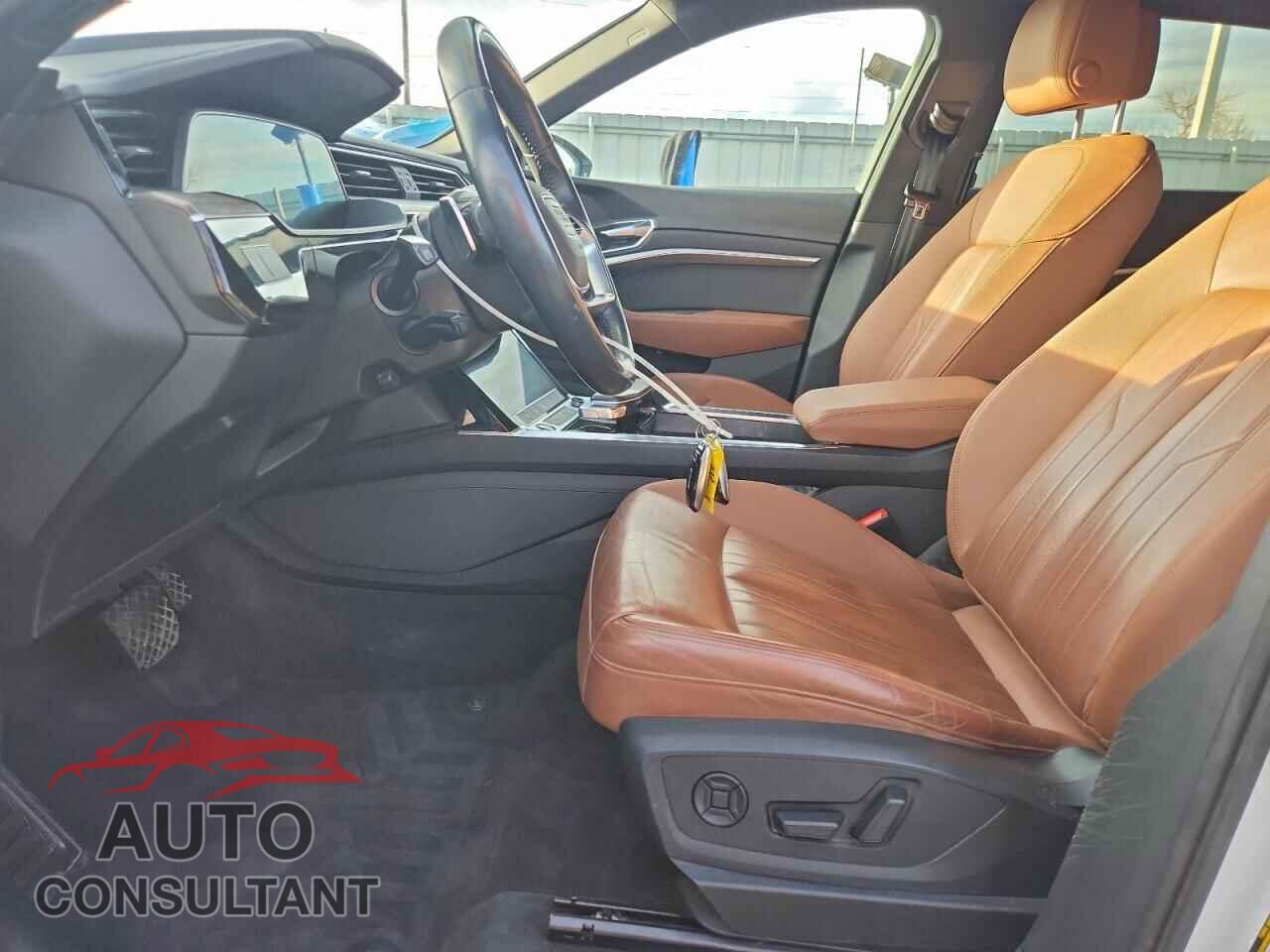 AUDI E-TRON 2021 - WA1AAAGEXMB021399