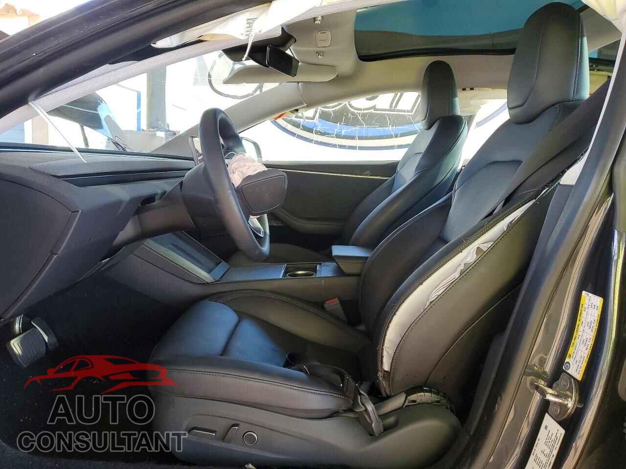 TESLA MODEL 3 2024 - 5YJ3E1EB8RF717162