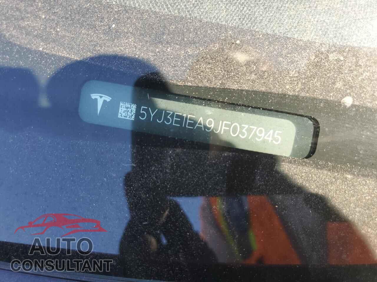TESLA MODEL 3 2018 - 5YJ3E1EA9JF037945