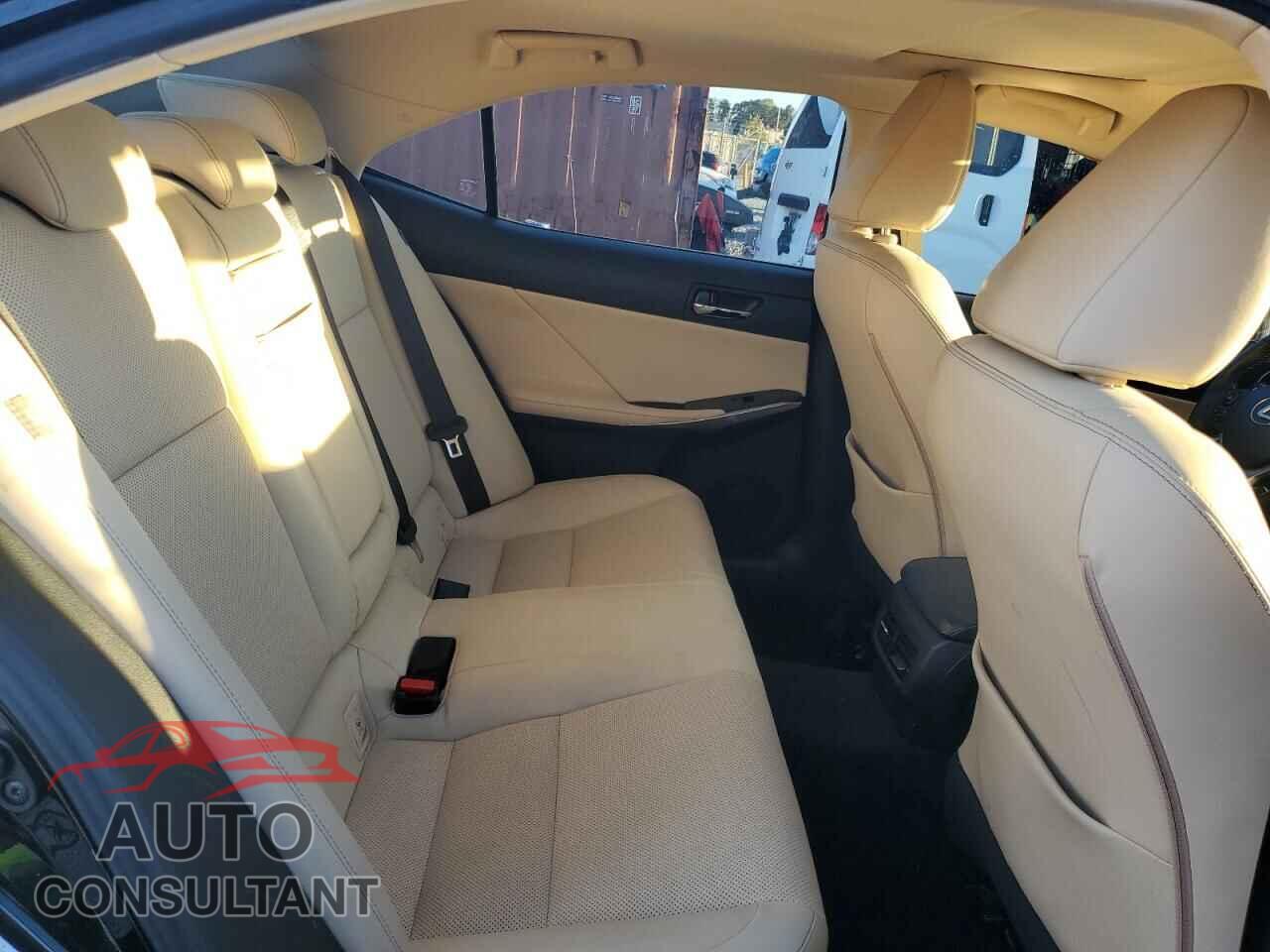 LEXUS IS 2015 - JTHBF1D22F5046612