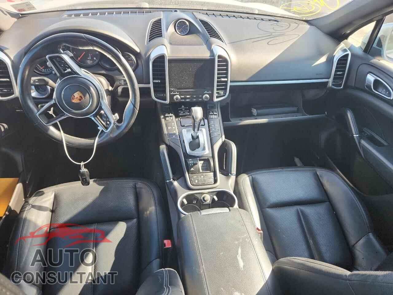 PORSCHE CAYENNE 2018 - WP1AA2A20JKA01201