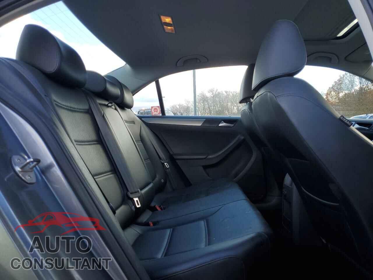VOLKSWAGEN JETTA 2017 - 3VWDB7AJ4HM206293