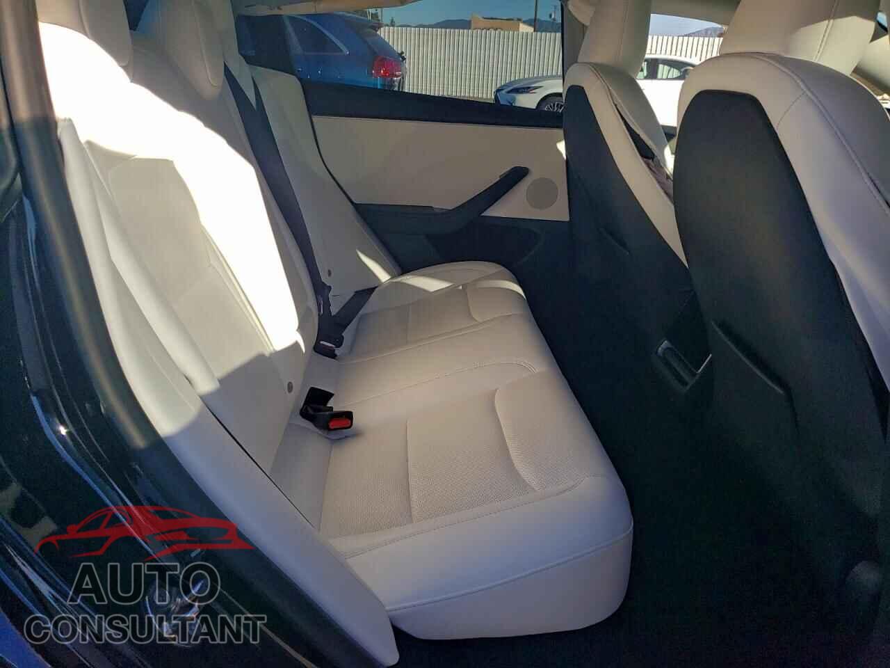 TESLA MODEL 3 2024 - 5YJ3E1EA3RF821338