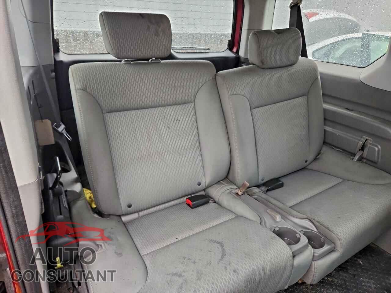 HONDA ELEMENT 2011 - 5J6YH2H76BL004557