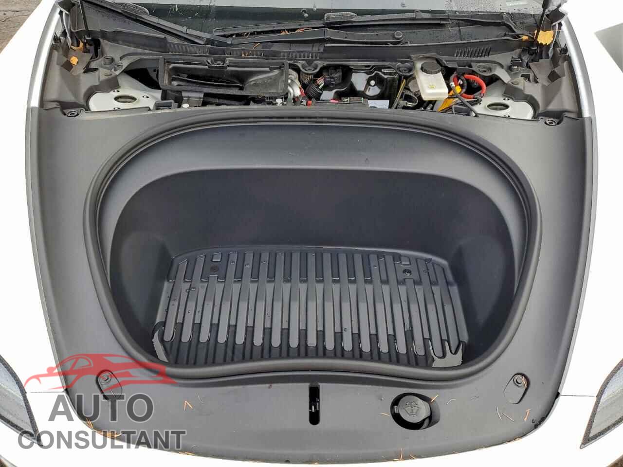 TESLA MODEL 3 2024 - 5YJ3E1EA0RF830983