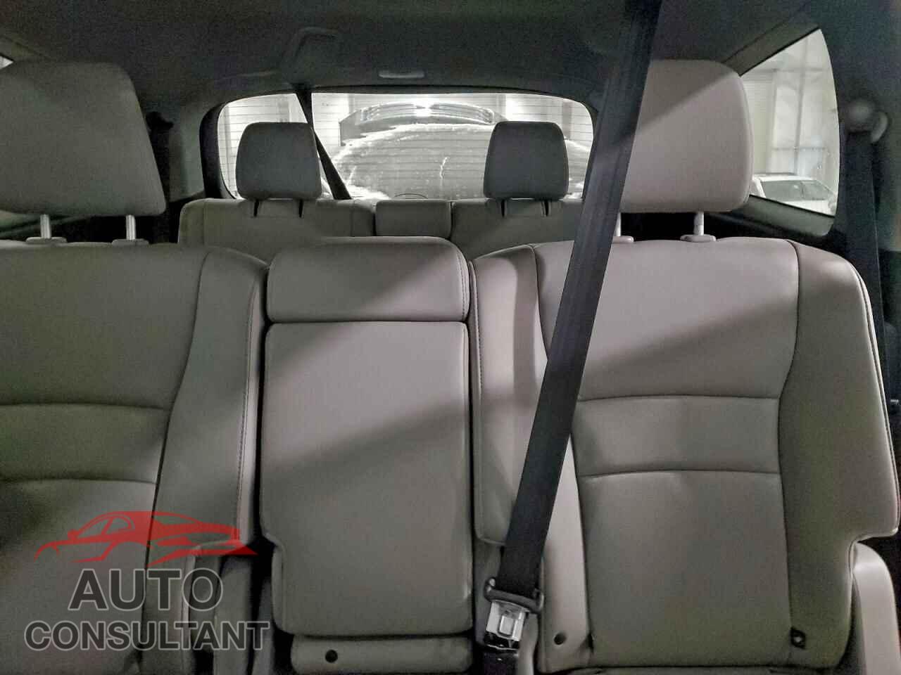 HONDA PILOT 2016 - 5FNYF6H57GB020861