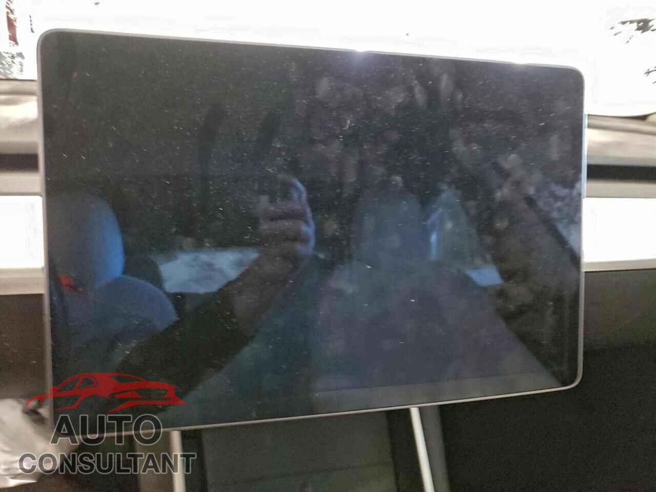 TESLA MODEL 3 2020 - 5YJ3E1EB2LF621793