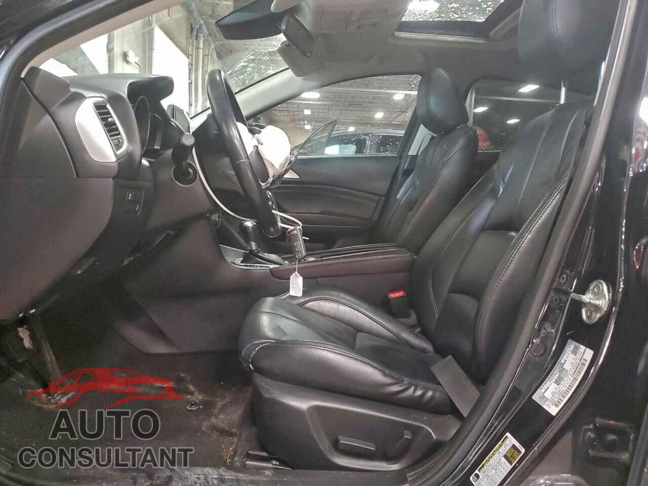 MAZDA 3 2018 - 3MZBN1L35JM206903